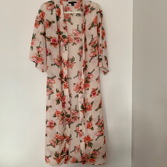 Forever 21 Other - Forever 21 sheer floral kimono